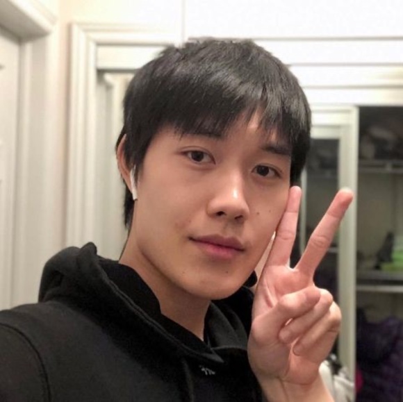 Meet your Posher, Alex - Picture 1 of 1